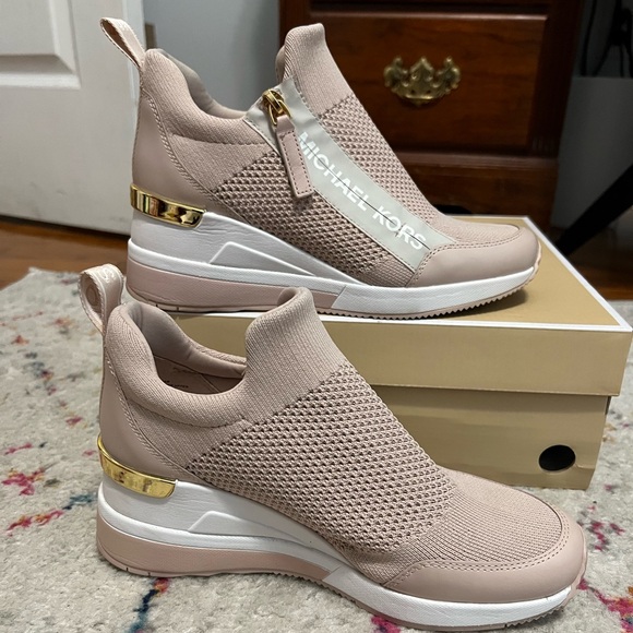 Like New Michael Kors Willis Wedge Trainer - Soft Pink Sz 7M - Picture 5 of 6